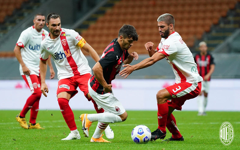 soi kèo AC Milan vs Monza